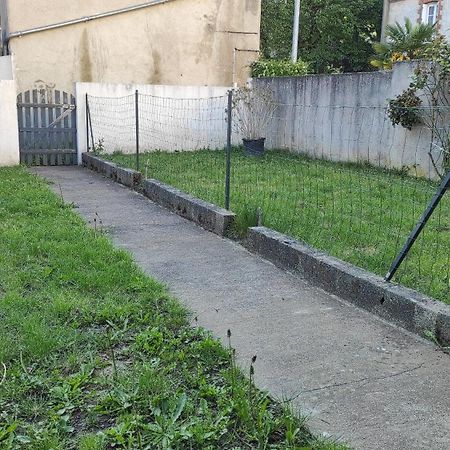 Logement Atypique Au Coeur De Cholet Exterior foto